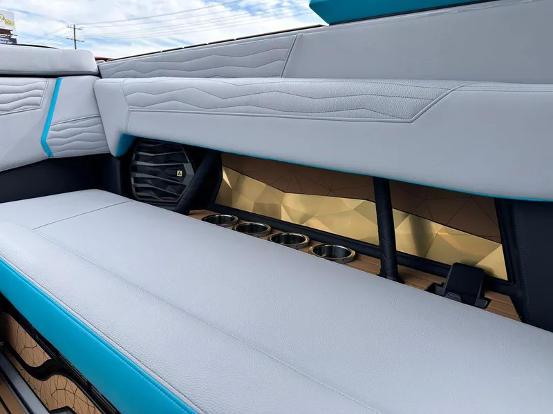 Slide: The Image of Nautique G25 2025 - 26