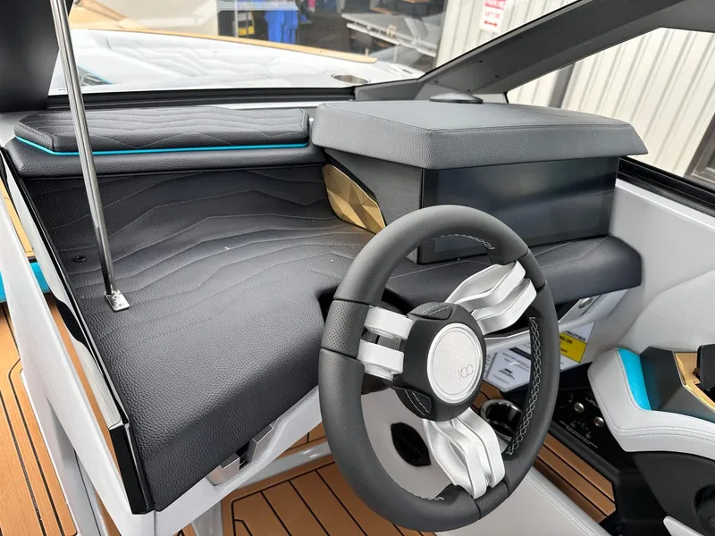 Slide: The Image of Nautique G25 2025 - 32