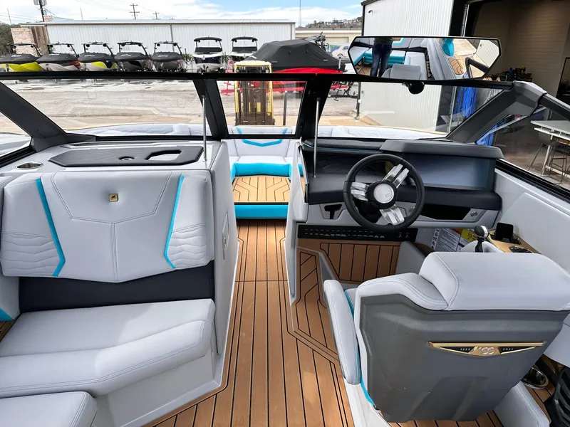 Slide: The Image of Nautique G25 2025 - 35