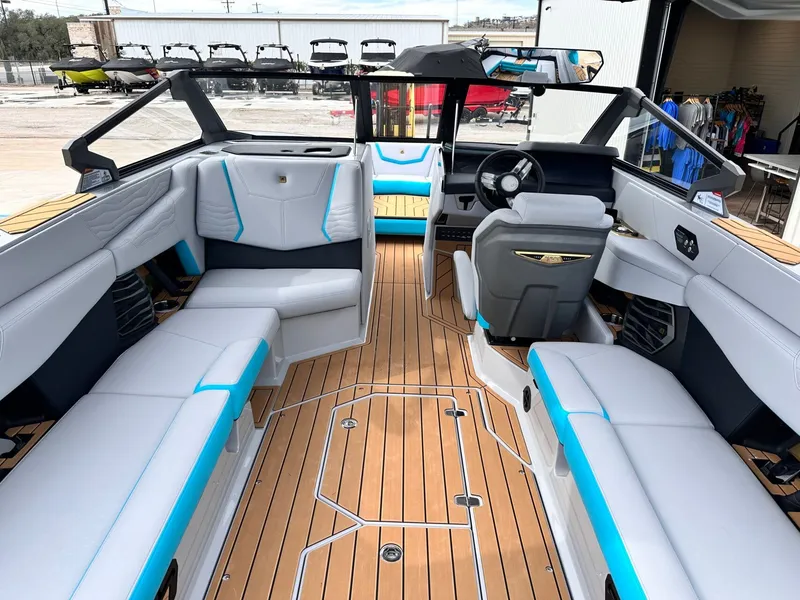 Slide: The Image of Nautique G25 2025 - 36