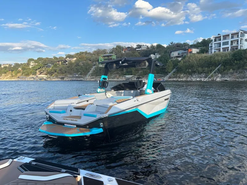 Slide: The Image of Nautique G25 2025 - 6