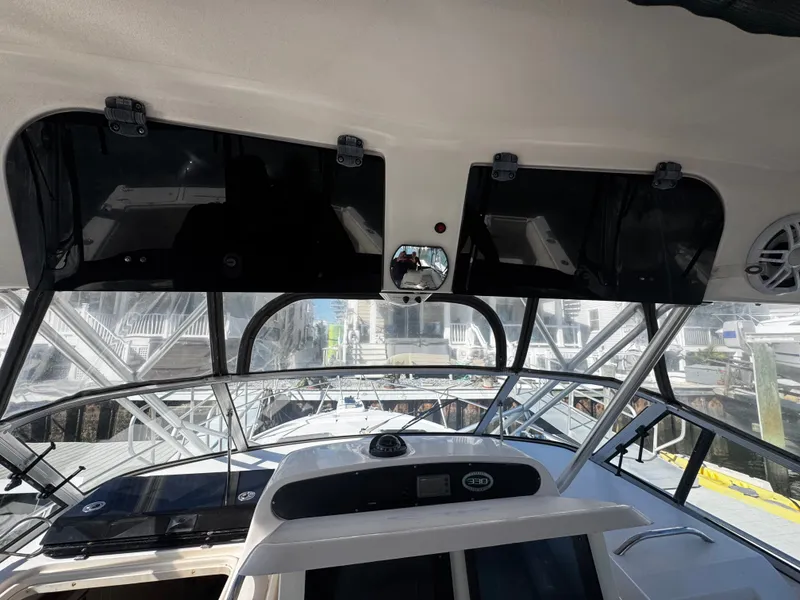 Slide: The Image of Grady-White Express 330 2002 - 9