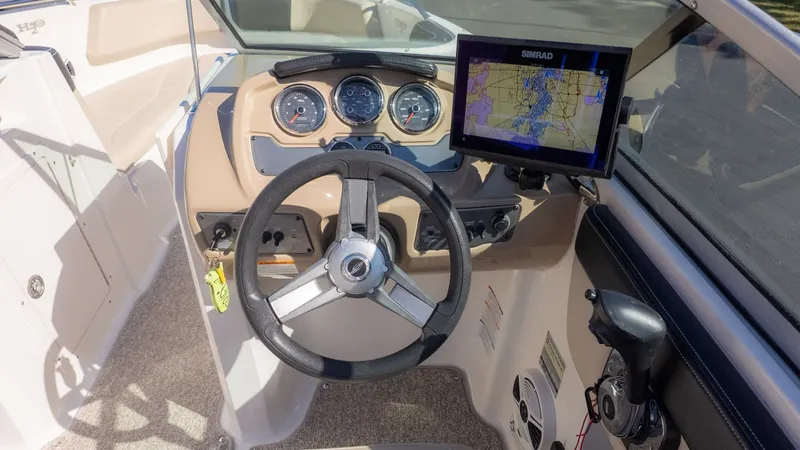 Slide: The Image of Chaparral 21 H2O Fish and Ski 2016 - 18