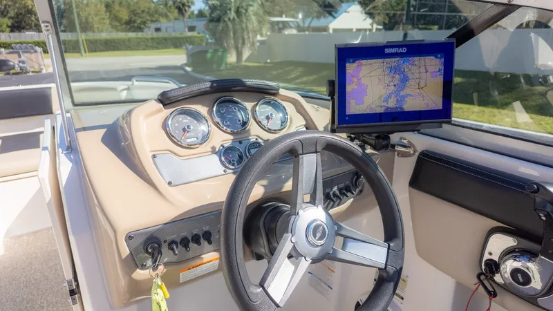 Slide: The Image of Chaparral 21 H2O Fish and Ski 2016 - 20