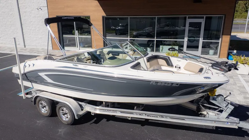 Slide: The Image of Chaparral 21 H2O Fish and Ski 2016 - 3