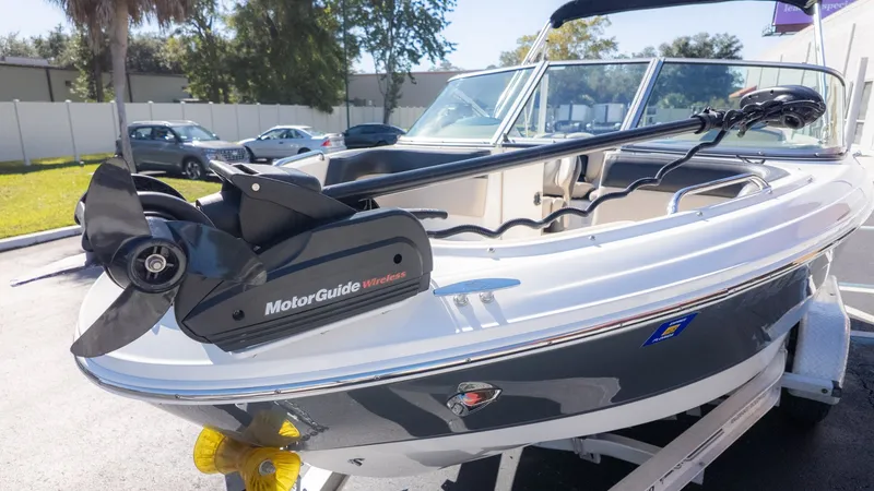 Slide: The Image of Chaparral 21 H2O Fish and Ski 2016 - 4