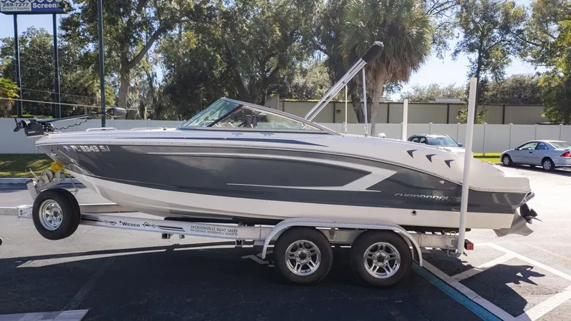 Slide: The Image of Chaparral 21 H2O Fish and Ski 2016 - 5