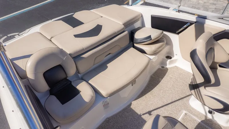 Slide: The Image of Chaparral 21 H2O Fish and Ski 2016 - 7