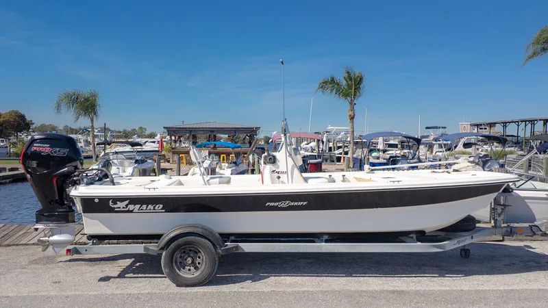 Slide: The Image of Mako Pro Skiff 19 CC 2021 - 1