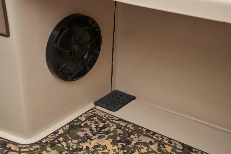 Slide: The Image of Mako 18 Pro Skiff Backwater Edition 2026 - 28