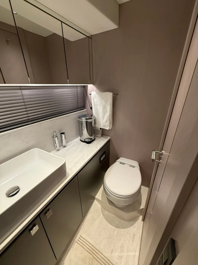 Slide: The Image of Sunseeker Predator 55 2025 - 14