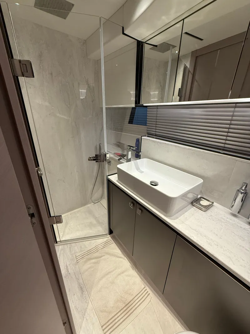 Slide: The Image of Sunseeker Predator 55 2025 - 19