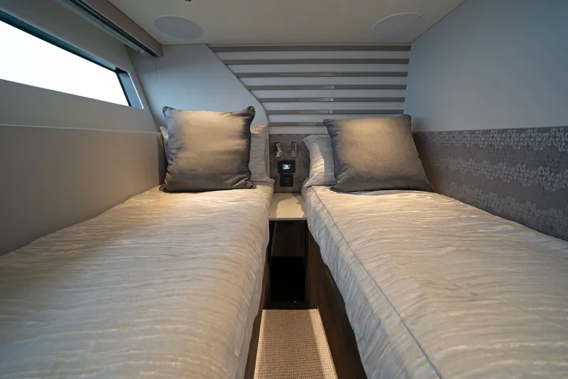 Slide: The Image of Sunseeker Predator 55 2025 - 21