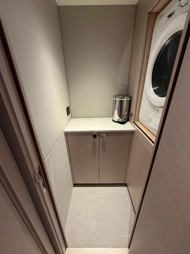 Slide: The Image of Sunseeker Predator 55 2025 - 22