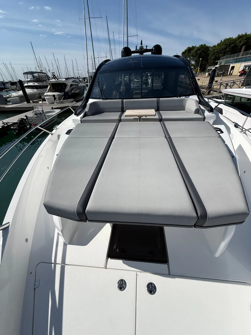 Slide: The Image of Sunseeker Predator 55 2025 - 27