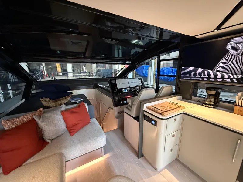 Slide: The Image of Sunseeker Predator 55 2025 - 4