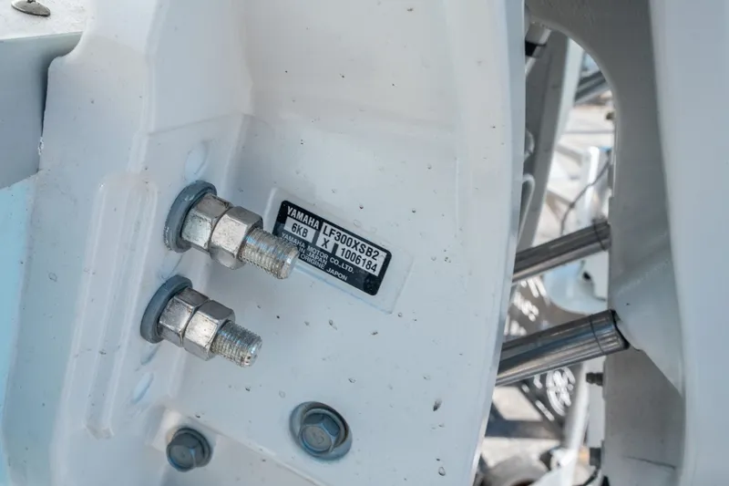 Slide: The Image of Sea Hunt ULTRA 305 CB 2026 - 29