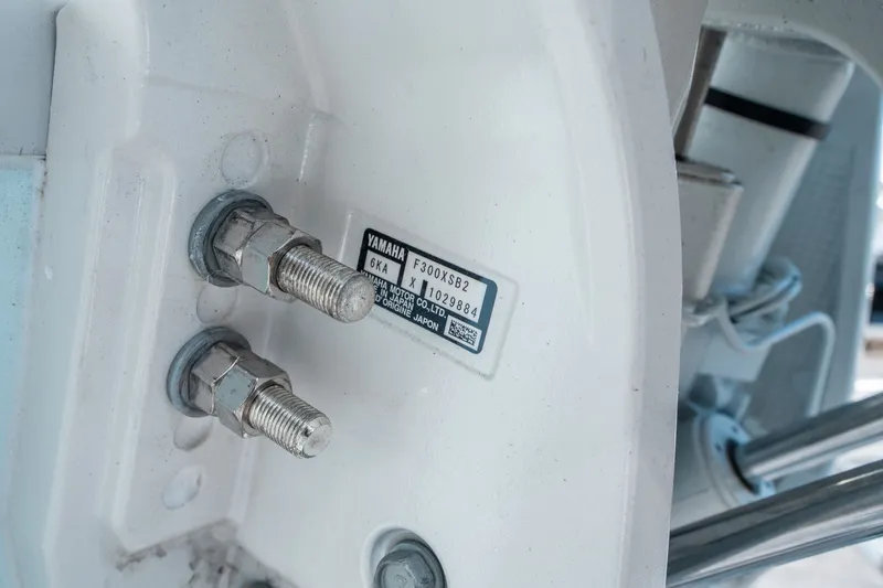 Slide: The Image of Sea Hunt ULTRA 305 CB 2026 - 30