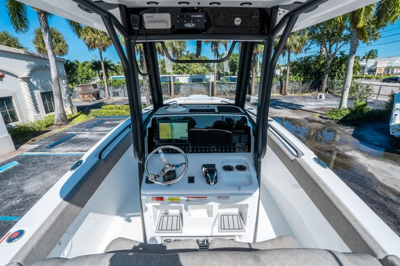 Slide: The Image of Sea Hunt Ultra 255 SE 2026 - 17