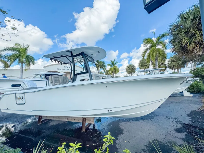 Slide: The Image of Sea Hunt Ultra 255 SE 2026 - 5