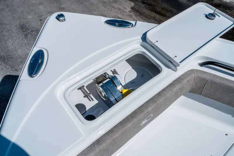 Slide: The Image of Sea Hunt Ultra 255 SE 2026 - 26