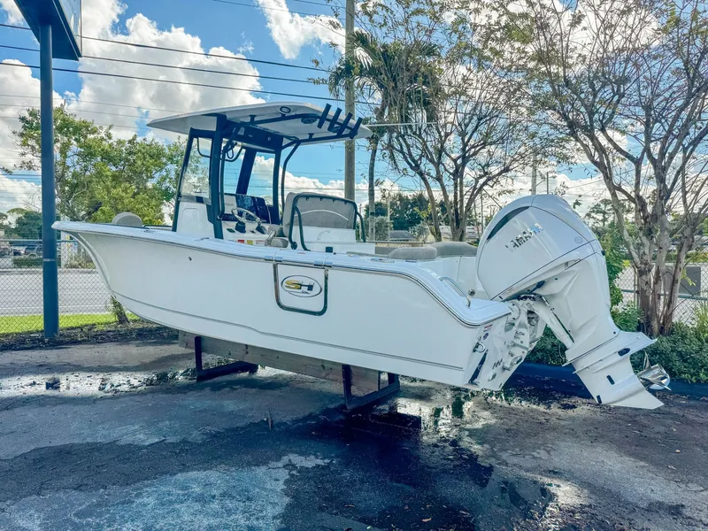 Slide: The Image of Sea Hunt Ultra 255 SE 2026 - 3