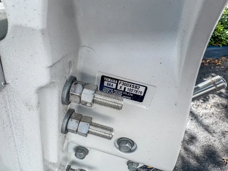 Slide: The Image of Sea Hunt Ultra 255 SE 2026 - 7