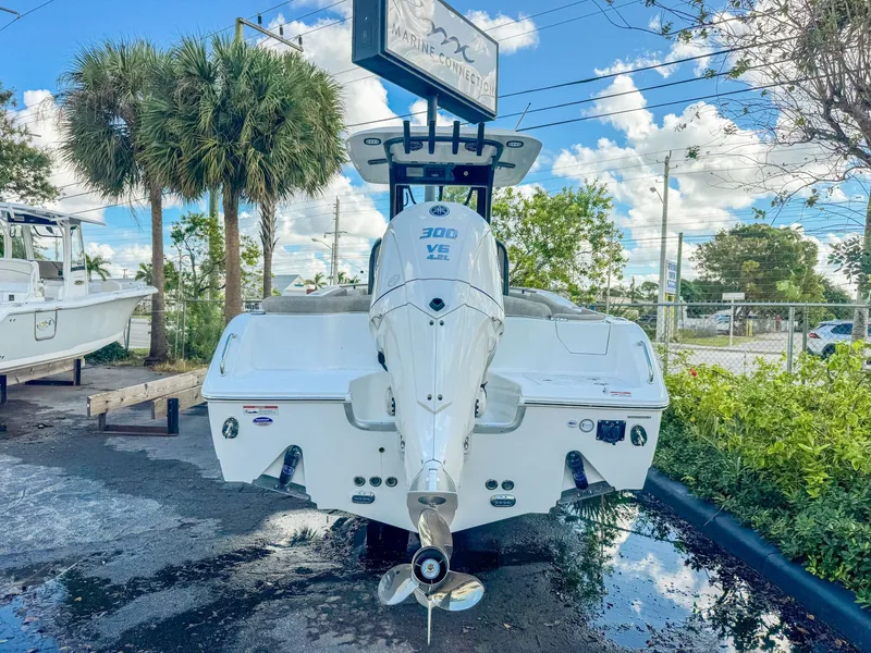 Slide: The Image of Sea Hunt Ultra 255 SE 2026 - 4