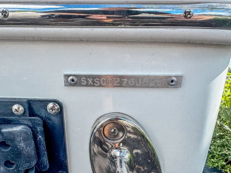 Slide: The Image of Sea Hunt Ultra 255 SE 2026 - 8