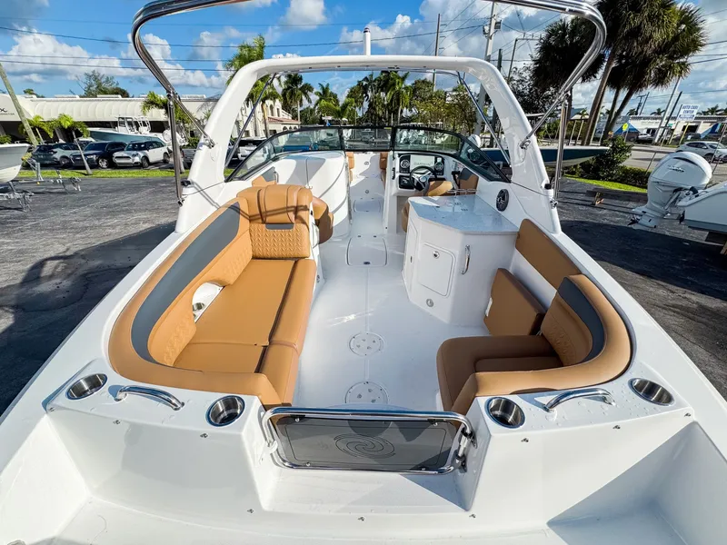 Slide: The Image of Hurricane SunDeck 2690 OB 2026 - 9