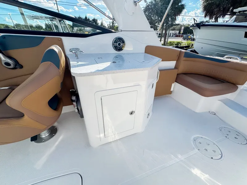 Slide: The Image of Hurricane SunDeck 2690 OB 2026 - 11