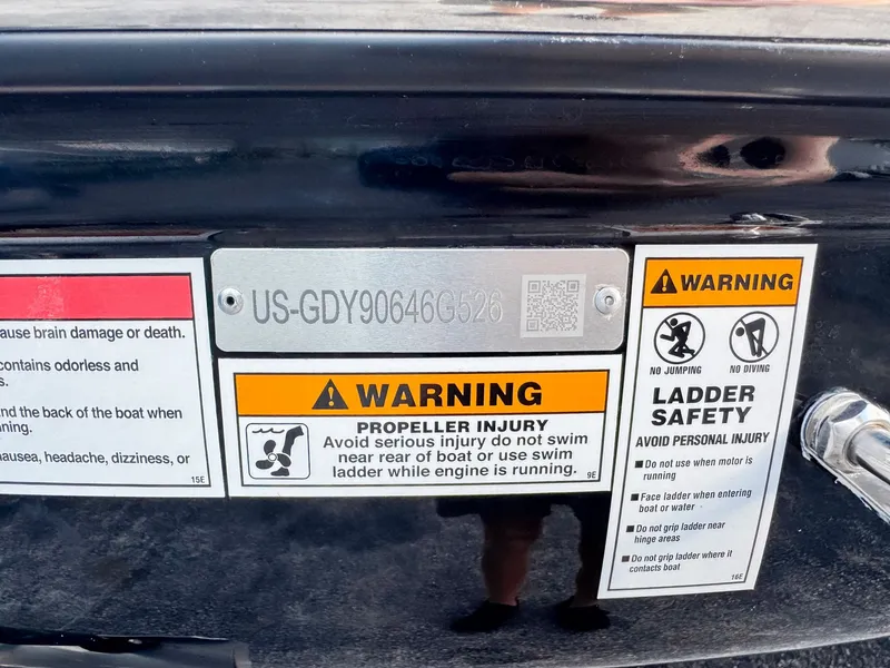 Slide: The Image of Hurricane SunDeck 2690 OB 2026 - 16