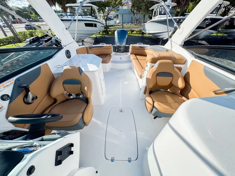 Slide: The Image of Hurricane SunDeck 2690 OB 2026 - 14