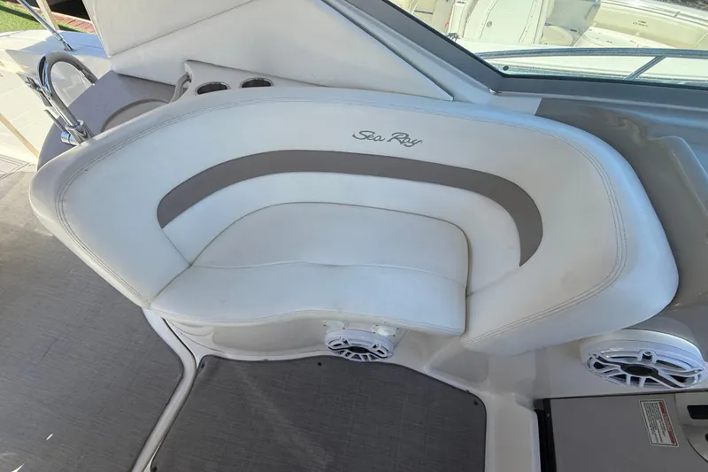 Slide: The Image of White seating area on a 2003 Sea Ray 320 Sundancer boat. - 20