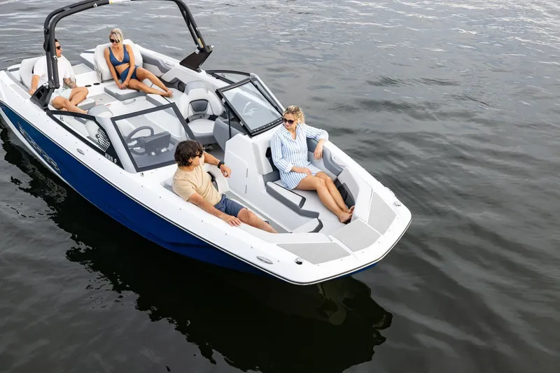 Slide: The Image of Scarab 235 SE 2026 - 19