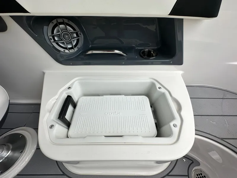 Slide: The Image of Chaparral 270 OSX 2023 - 50