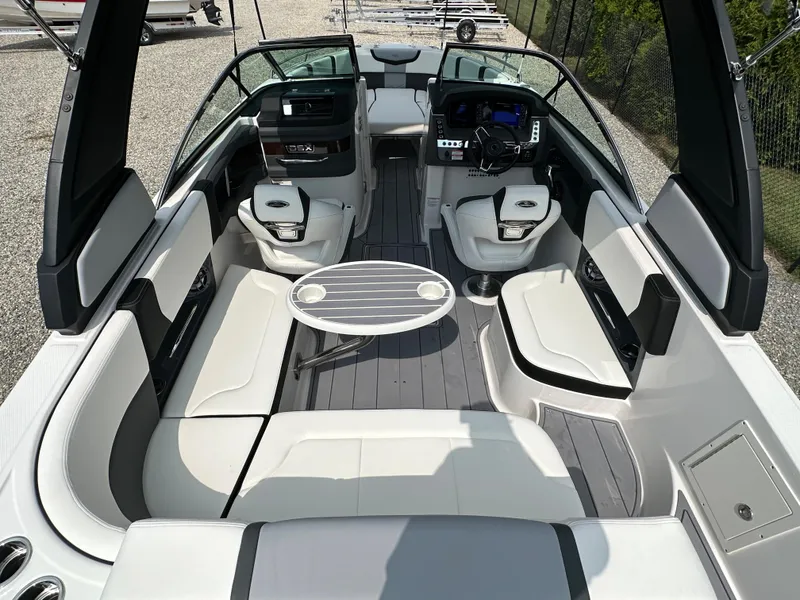 Slide: The Image of Chaparral 270 OSX 2023 - 56