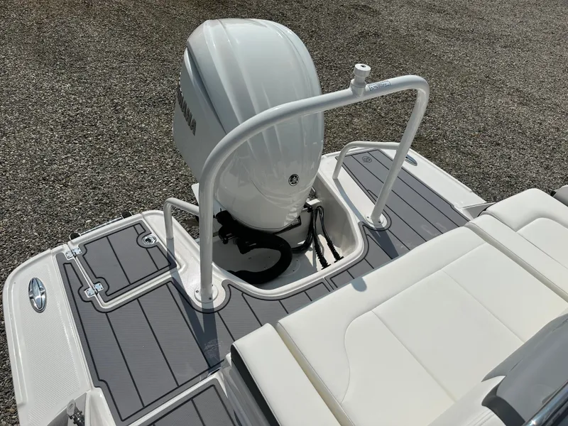 Slide: The Image of Chaparral 270 OSX 2023 - 60