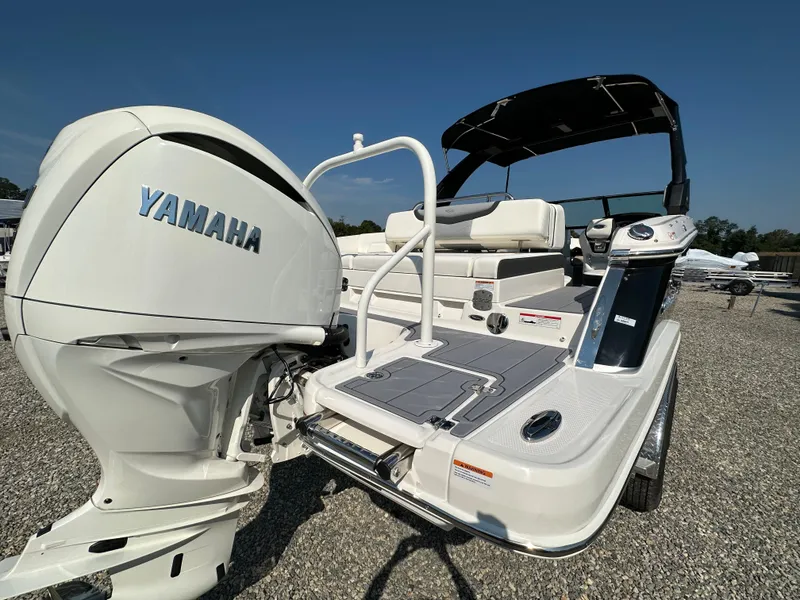 Slide: The Image of Chaparral 270 OSX 2023 - 62