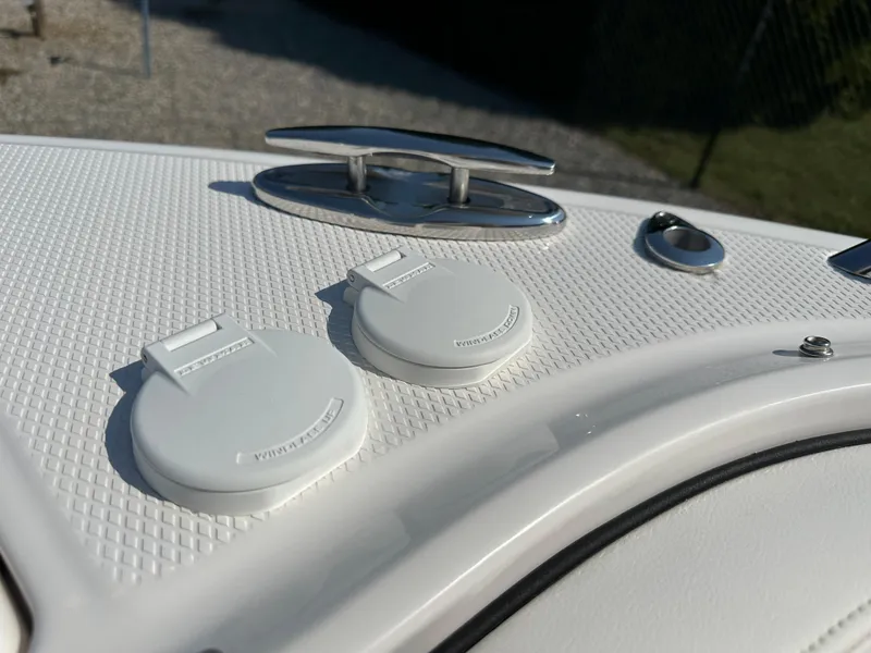 Slide: The Image of 2023 Chaparral 270 OSX boat deck with cleat and fittings. - 7