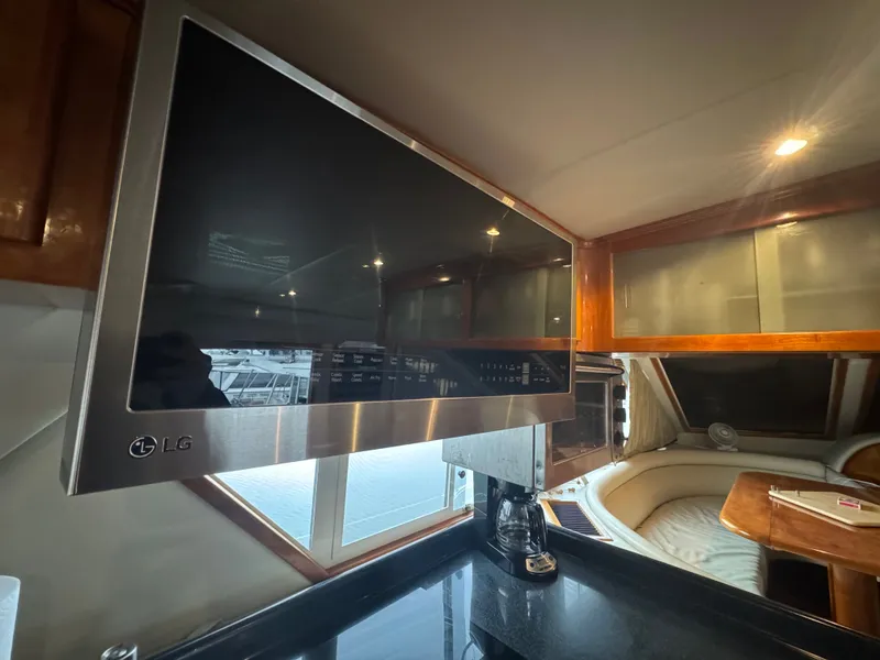 Slide: The Image of Navigator 61' Classic Pilothouse 2004 - 12