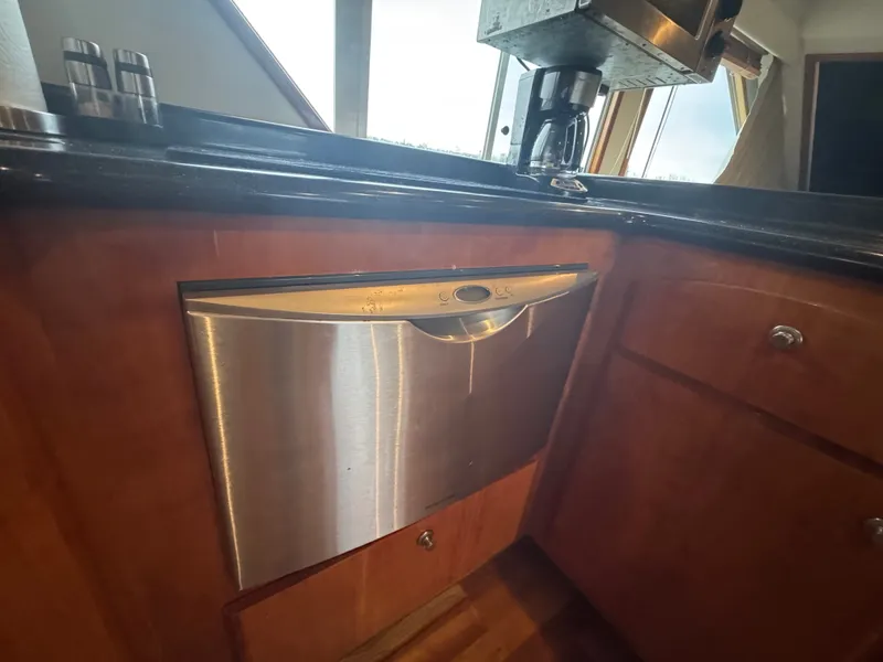 Slide: The Image of Navigator 61' Classic Pilothouse 2004 - 13