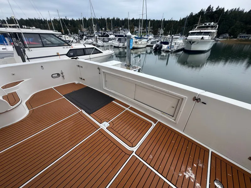 Slide: The Image of Navigator 61' Classic Pilothouse 2004 - 2