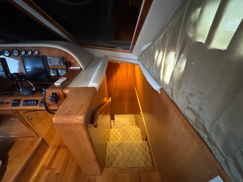 Slide: The Image of Navigator 61' Classic Pilothouse 2004 - 24