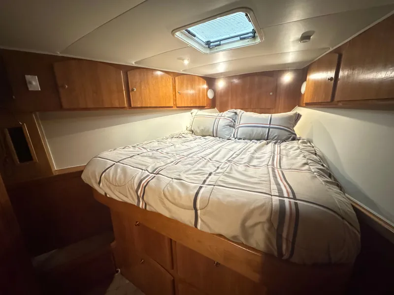 Slide: The Image of Navigator 61' Classic Pilothouse 2004 - 30
