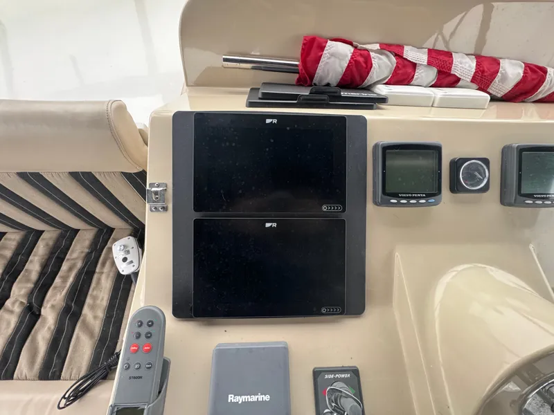 Slide: The Image of Navigator 61' Classic Pilothouse 2004 - 42