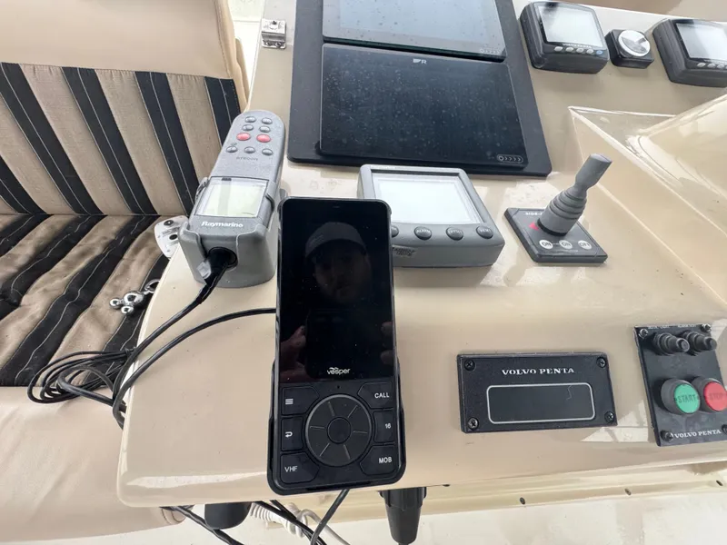 Slide: The Image of Navigator 61' Classic Pilothouse 2004 - 44