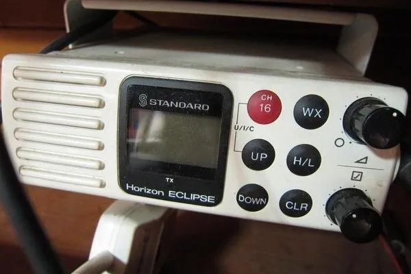 Slide: The Image of Standard Horizon Eclipse marine radio with controls and display, model CAL 28, year 1988. - 31