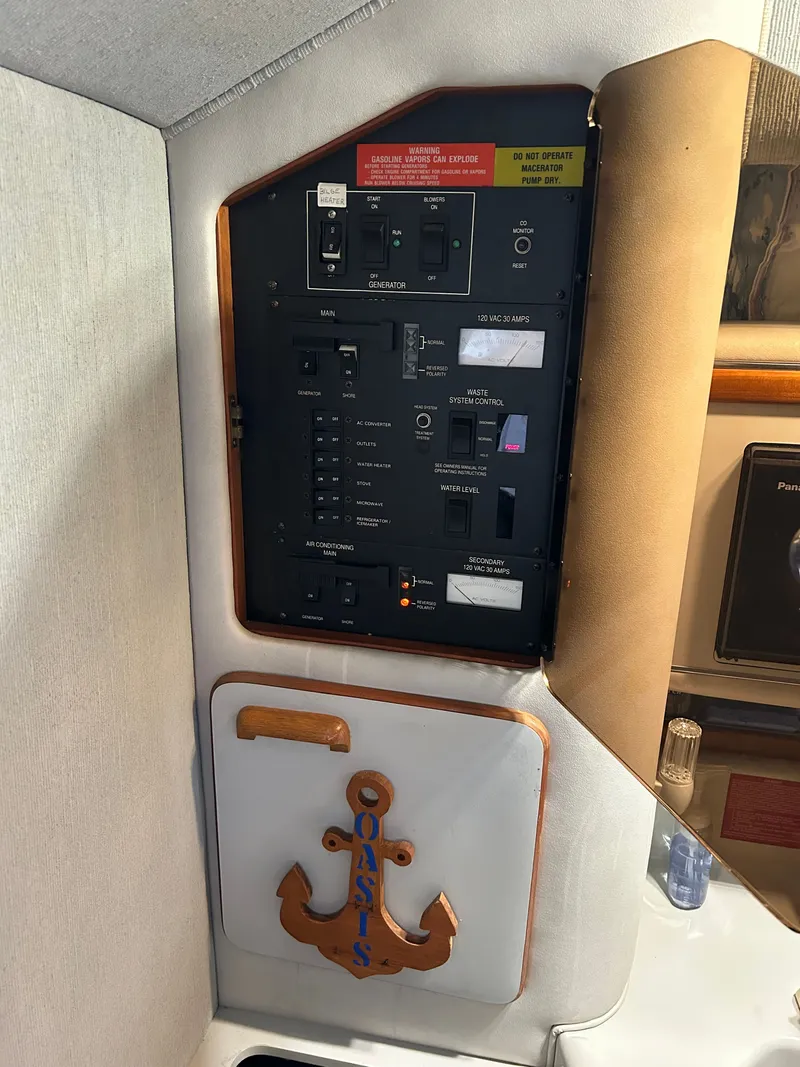 Slide: The Image of Sea Ray Sundancer 310 1990 - 13