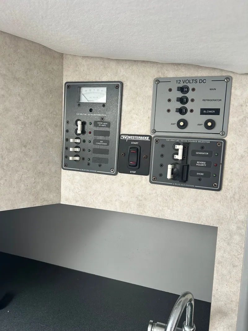 Slide: The Image of Sea Ray Sundancer 310 1990 - 14